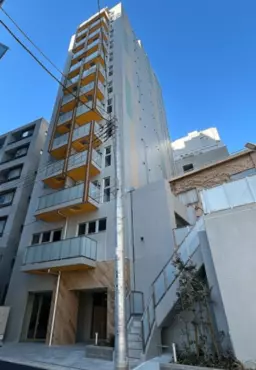 渋谷区役所至近!2階路面専用使用ポーチあり外観