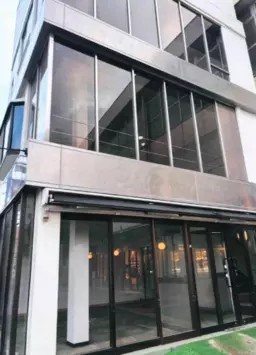 新所沢駅 徒歩1分 駅至近 ロータリー沿い 1-3F一括貸し スケルトン物件 【飲食可】外観