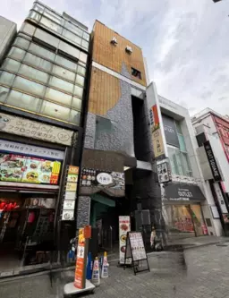 上野広小路駅 徒歩3分 上野中通り商店街沿い 2Fスケルトン物件 【飲食不可】外観