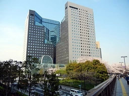 川崎駅から徒歩5分にある物件です。外観