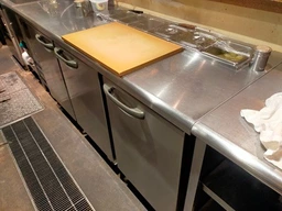 曙橋駅 徒歩3分 現況:レストラン 飲食居抜き物件 【飲食可】外観