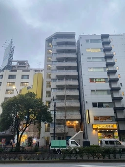 御成門駅 徒歩1分 日比谷通り沿い御成門交差点すぐの角地 【整体・マッサージ・ネイルサロン等相談可・民泊不可】外観