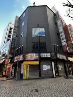 新宿駅 徒歩2分 視認性◎  モア中央通り沿い 飲食居抜き物件外観