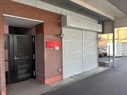 「追浜駅」徒歩4分、夏島貝塚通り沿いの1階路面店舗!【飲食不可】