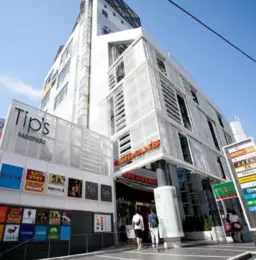 町田駅から徒歩5分!商業施設の空中階店舗外観