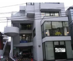 ■金沢文庫駅 徒歩5分 現況:事務所居抜き物件 【医院・事務所向、 飲⾷・宗教不可】