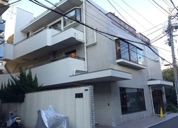 ■外苑前駅 徒歩8分 現況:アパレル事務所兼店舗 【飲食不可】外観