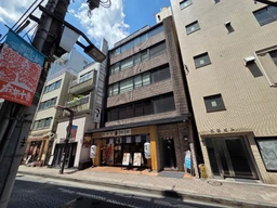 ★麻布十番商店街の2階店舗★人通り多く、視認性良好★外観