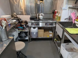 駅近くの1階路面の美内装の居抜き店舗物件!外観