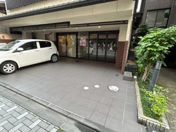 烏丸御池駅 徒歩6分 現況:レストラン 飲食居抜き物件 【飲食可】外観