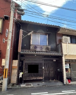 丸太町駅 徒歩5分 現況:そば・うどん・麺類 飲食居抜き物件 【飲食可】外観