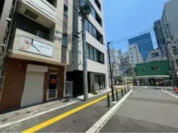 中野駅 徒歩2分 スケルトン物件 【重飲食可】商店街/ ロードサイド/ 路面店/シャッター付き外観