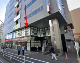 ■東戸塚駅 徒歩1分 前テナント:回転寿司 【美容室・回転寿司・無人営業・ビル内既存業種不可】外観