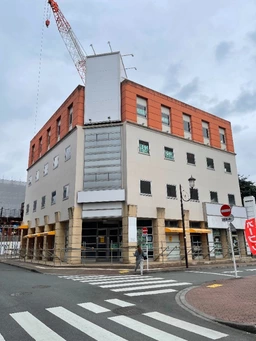 東村山駅　徒歩３分　天井高３ｍ以上外観