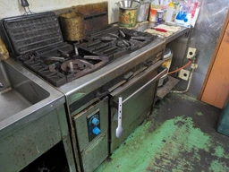 千葉中央駅徒歩3分!1階路面の重飲食出店可能な居抜き物件。外観