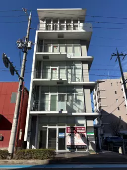 三田駅 徒歩9分 デザイナーズビル1階路面店舗 現況:美容室居抜き 【業種相談】外観