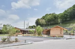 黒川駅 徒歩1分 駅前好立地 1階店舗外観