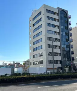 四ツ谷駅 徒歩5分 新宿通り沿い 1Fスケルトン物件 【飲食不可】外観