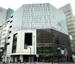 新宿三丁目駅 徒歩1分 スケルトン物件　　 　　　　　　　　　　【飲食不可】その他詳細業種はご相談ください。外観