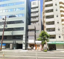 福島駅 徒歩4分 あみだ池筋沿い 1F路面≪103号室≫ スケルトン物件 【重飲食可】外観