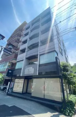 石川町駅 徒歩1分 駅近好立地 1~2階路面店舗外観