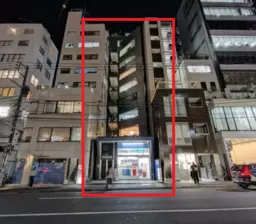 表参道駅 徒歩6分 骨董通り沿い B1Fスケルトン物件 【飲食可】外観