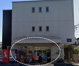 駐車スペース3台あり 食料品店居抜き外観