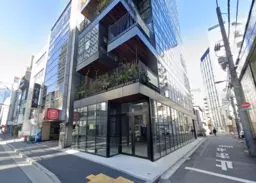 小川町１分の角地１階25坪テナント！ガラス面で視認性抜群です。サービス、飲食、物販に最適【飲食可】外観