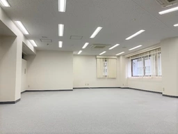 物件をお探しの際はお気軽にご相談ください。駅徒歩1分　サービス店舗相談可能外観