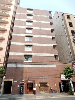 現在立ち飲み居酒屋盛業中!居ぬき相談可!机、椅子、厨房設備等買取り可(費用等、現賃借人要相談)!外観