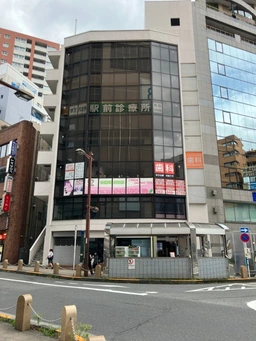 「京王八王子」駅徒歩1分、事務所・サービス店舗歓迎、ロータリーに面す立地。外観