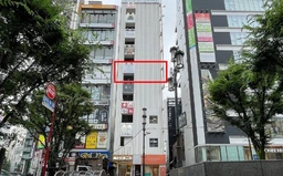 人気エリアに登場! 早い者勝ち! 新宿駅 徒歩4分 物販店 居抜き 【飲食可】外観