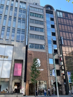 中央通り沿いです！店舗業種ご相談ください！外観