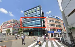 蕨駅東口のロータリー3階18坪テナント!大看板設置相談可 視認性はお約束です!サービス、物販に最適【飲食不可】外観
