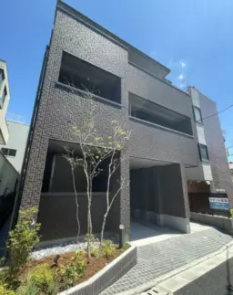 原宿駅 徒歩2分 2025年6月新築 1F〈101区画〉店舗物件 【飲食不可】外観