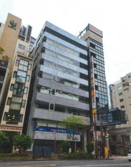 飯田橋駅 徒歩1分 1階路面の大通り沿い物件！物販・サービス向き外観