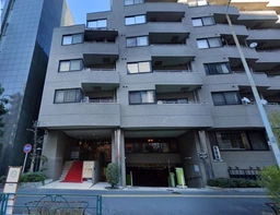 抜弁天通り沿い！東新宿駅徒歩３分！外観