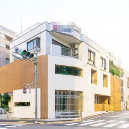 代官山駅 徒歩1分　駅前好立地店舗　地下1階外観