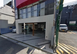 「表参道」駅徒歩3分の1階路面店舗 ロハス通り沿い外観