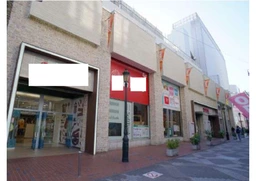 町田駅徒歩2分。ペデストリアンデッキ直結。人気商業施設の1階エントランス区画の好立地。外観