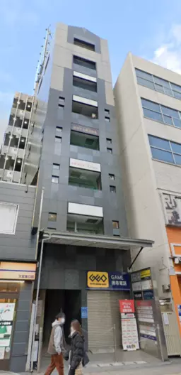 JR「大宮」駅東口徒歩1分!人通りのある銀座通りに面しています!2階部分(セキュリティシステムあり)外観