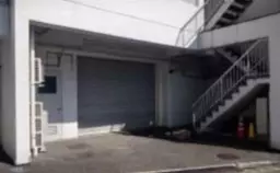 神楽坂通り(早稲田通り)至近·神楽坂駅1分の好立地!表記は地下1階ですか公道に面してます。外観