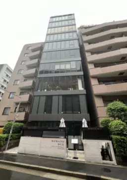 麻布十番駅 徒歩5分 現況:カラオケバー 飲食居抜き物件 【業種相談】詳細業種はご相談ください。外観