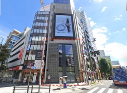 南青山三丁目交差点角地！３階9.84坪も同時募集中！外観