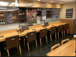 神楽坂通り1階路面店に居抜き物件が出ました！不可業態： 焼肉・焼鳥・日本語が話せない外国籍不可／臭いや煙の強 い業態相談外観