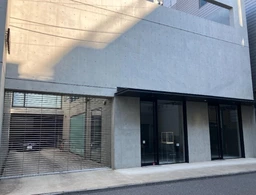 ≪表参道駅 徒歩5分|1階・物販向け|約44㎡≫外観