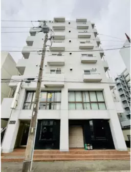 １階路面店！駅徒歩4分・駐車場１台付外観