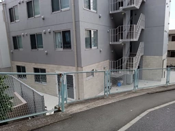 白楽駅 徒歩3分 貸主負担で事務所仕上可 記載内容はA区画とC区画合算外観