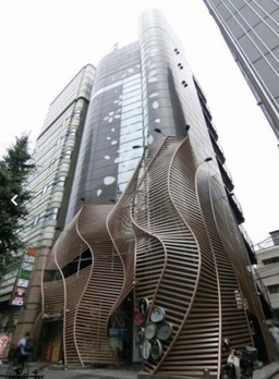 ≪六本木駅 徒歩4分|8階・焼肉居抜き|約115㎡・スケルトン相談可≫外観