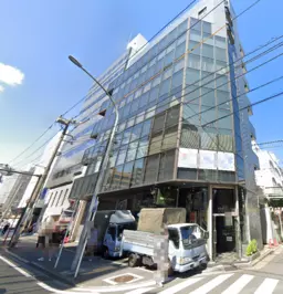 横浜駅 徒歩7分 地下1階~1階店舗外観